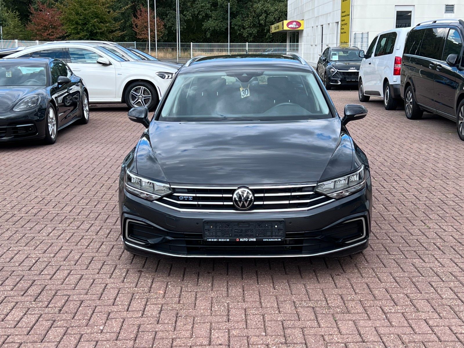 Buy Volkswagen Passat Variant GTE Plug-in | Cam | Scheckheft Lithuania | img №2 | Unis.lt