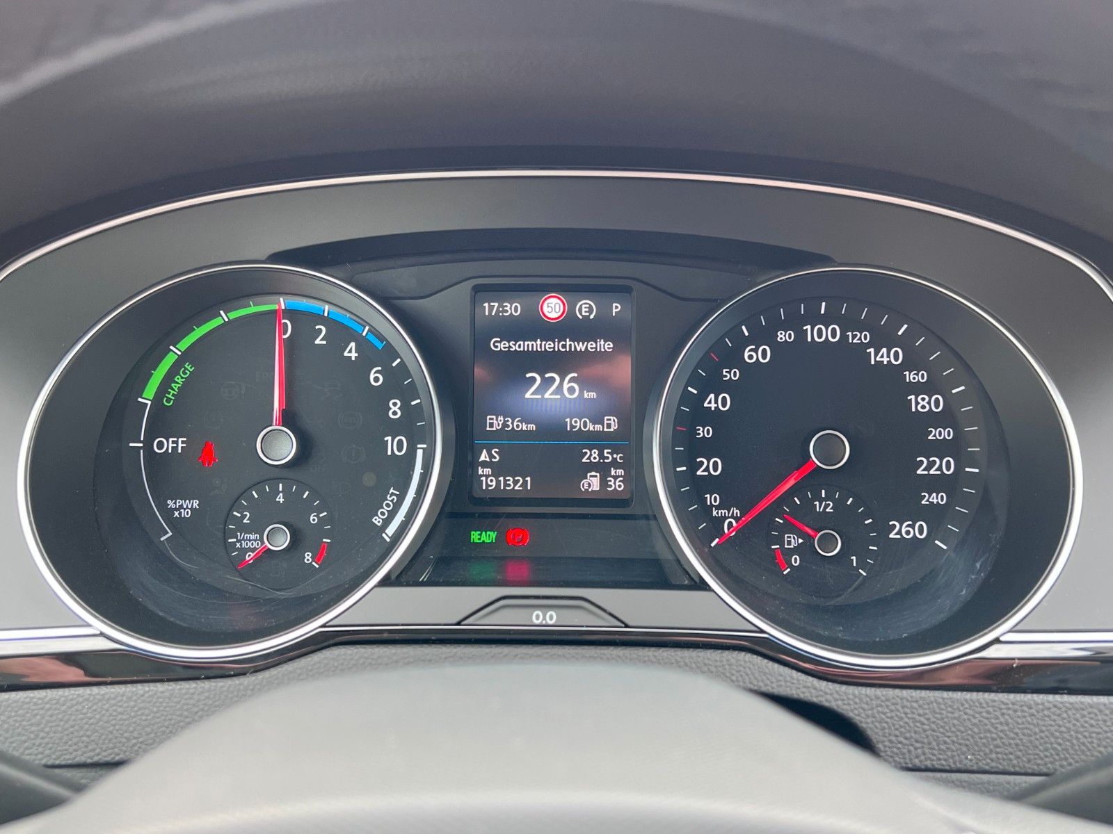 Buy Volkswagen Passat Variant GTE Plug-in | Cam | Scheckheft Lithuania | img №16 | Unis.lt