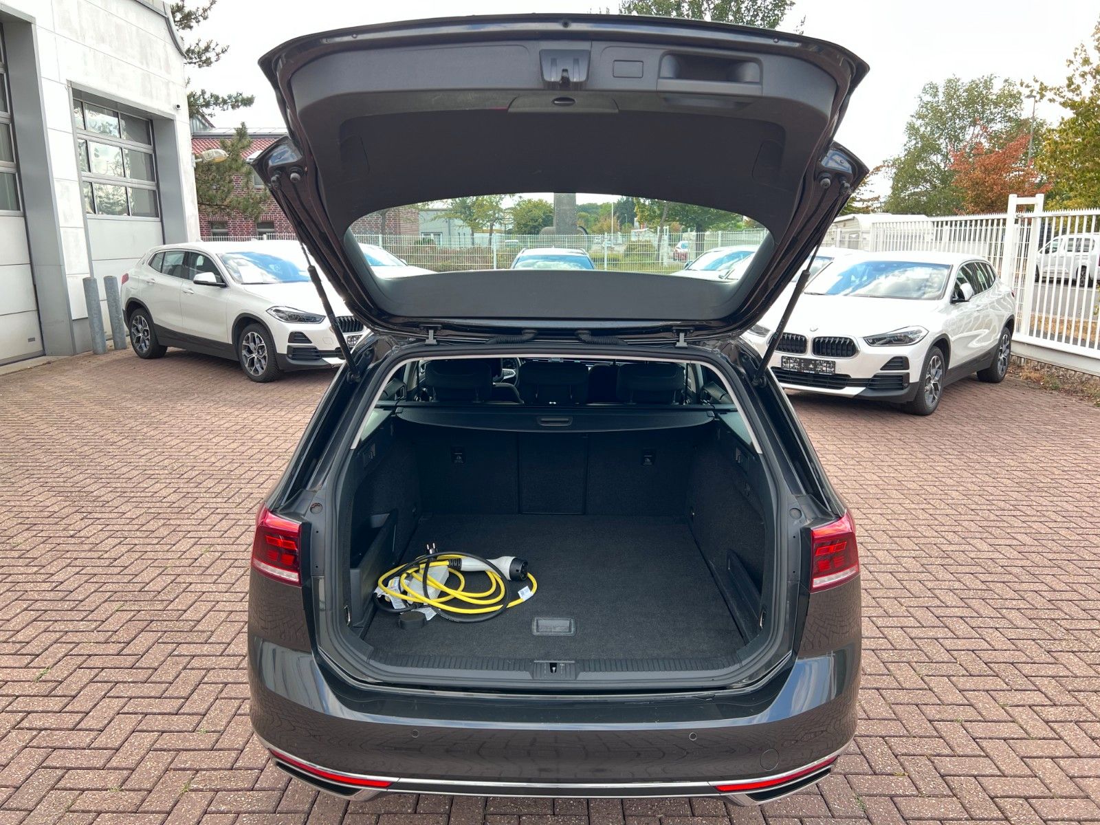 Buy Volkswagen Passat Variant GTE Plug-in | Cam | Scheckheft Lithuania | img №32 | Unis.lt