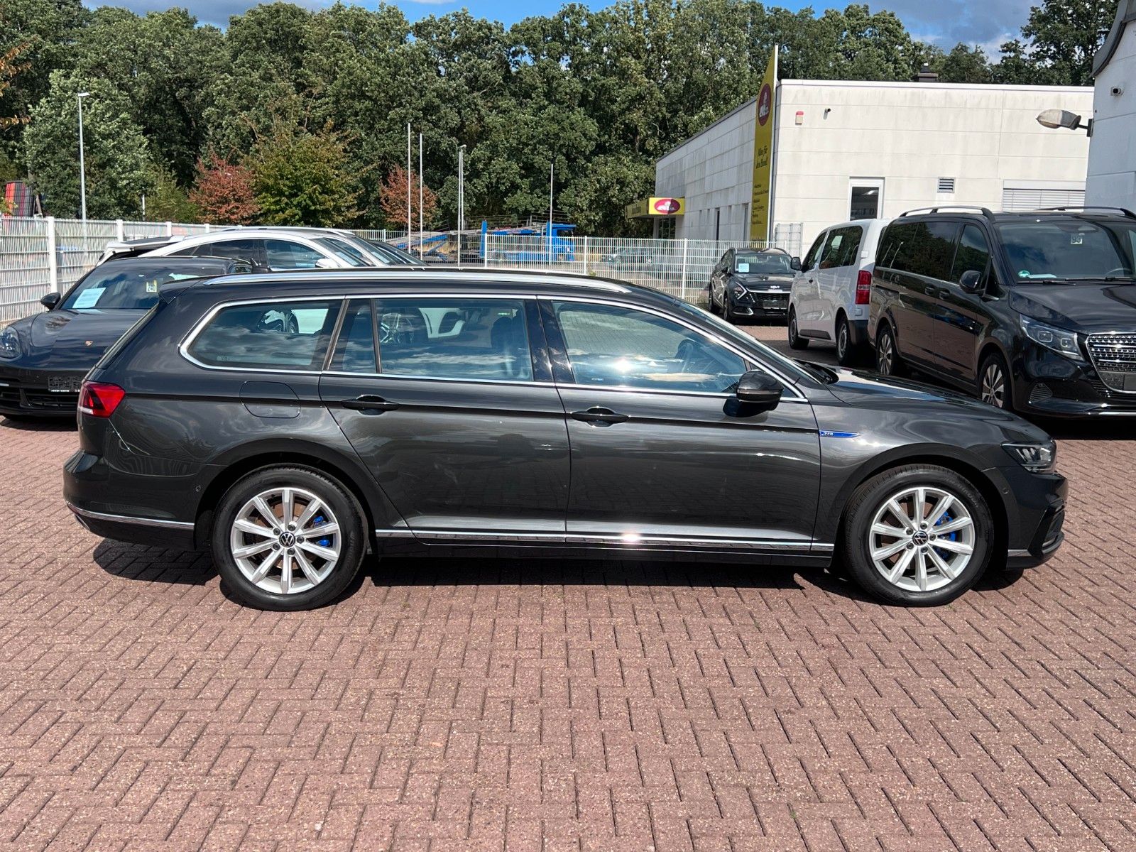 Buy Volkswagen Passat Variant GTE Plug-in | Cam | Scheckheft Lithuania | img №7 | Unis.lt