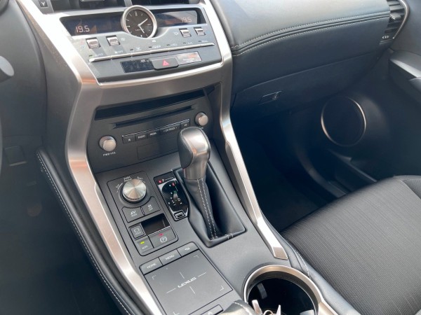 pirkite Lietuvoje Lexus NX 300h Hybrid Kamera Automatik | nuotrauka №18 | Unis.lt