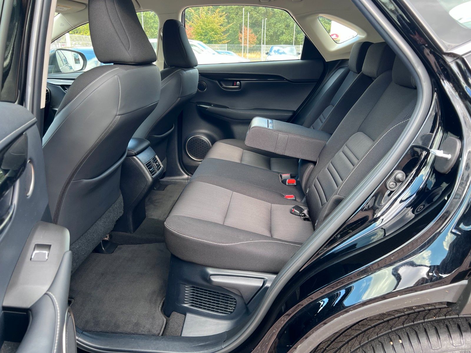 pirkite Lietuvoje Lexus NX 300h Hybrid Kamera Automatik | nuotrauka №22 | Unis.lt
