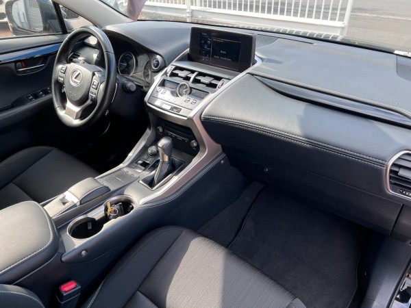 pirkite Lietuvoje Lexus NX 300h Hybrid Kamera Automatik | nuotrauka №27 | Unis.lt