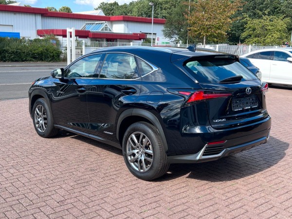 pirkite Lietuvoje Lexus NX 300h Hybrid Kamera Automatik | nuotrauka №4 | Unis.lt