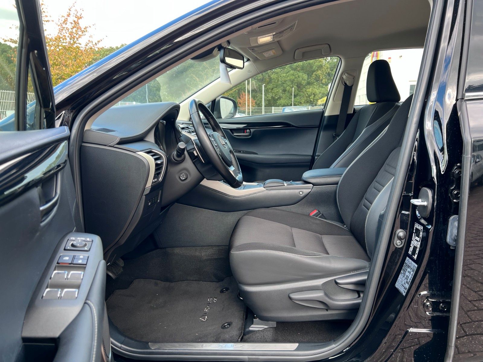 pirkite Lietuvoje Lexus NX 300h Hybrid Kamera Automatik | nuotrauka №10 | Unis.lt
