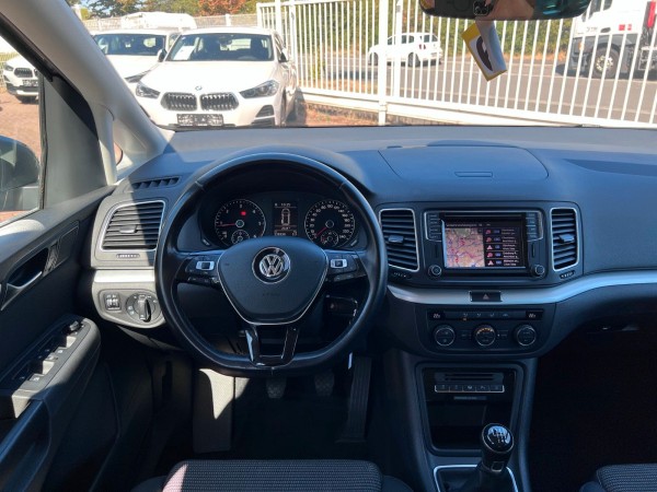 Купить Volkswagen Sharan 2.0 TDi Comfortline Navi Cam 1.Hand в Литве | фото №12 | Unis.lt