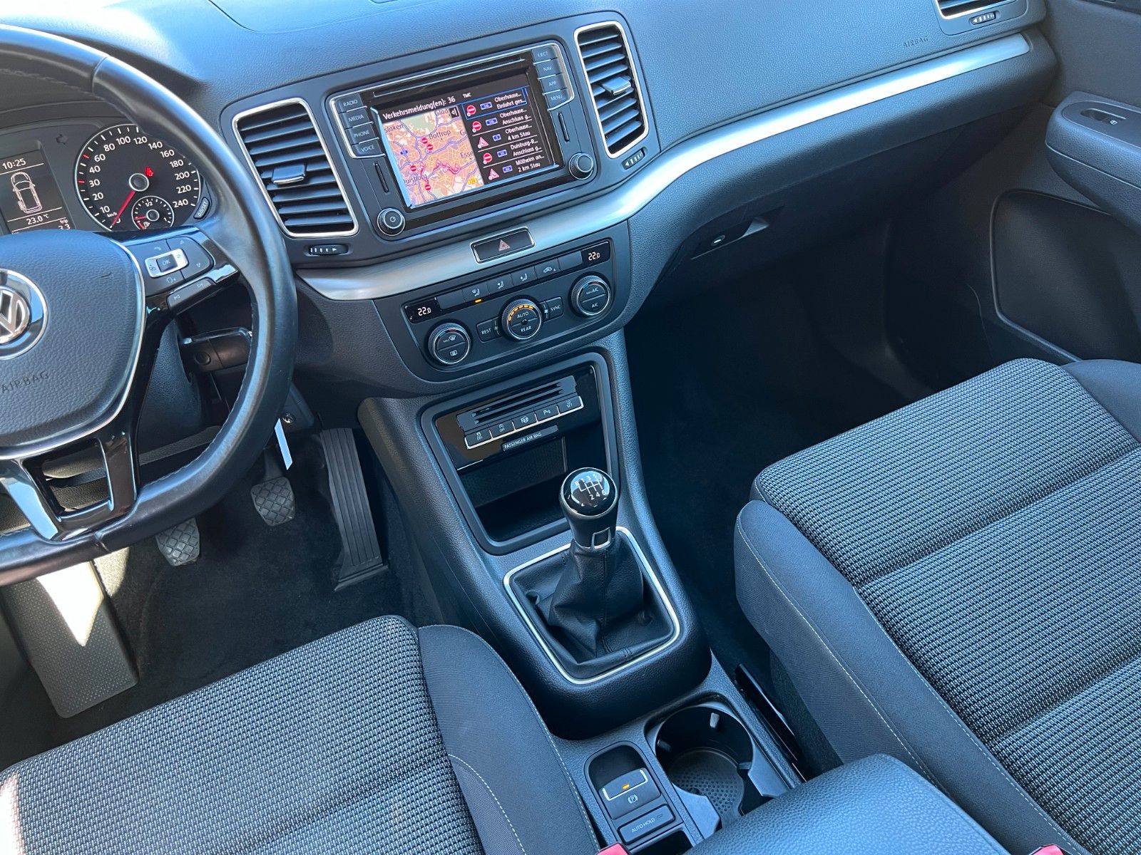 Купить Volkswagen Sharan 2.0 TDi Comfortline Navi Cam 1.Hand в Литве | фото №16 | Unis.lt