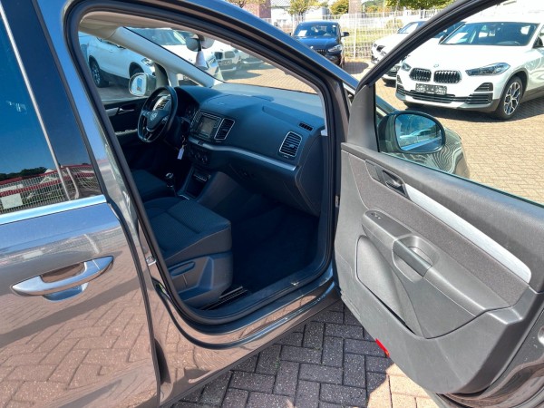 Купить Volkswagen Sharan 2.0 TDi Comfortline Navi Cam 1.Hand в Литве | фото №25 | Unis.lt