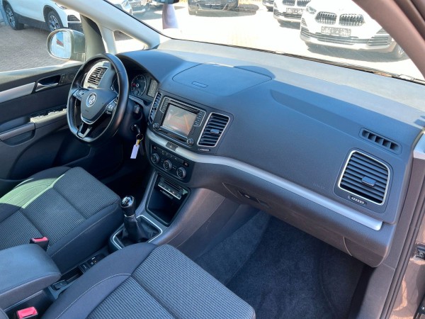 Купить Volkswagen Sharan 2.0 TDi Comfortline Navi Cam 1.Hand в Литве | фото №27 | Unis.lt
