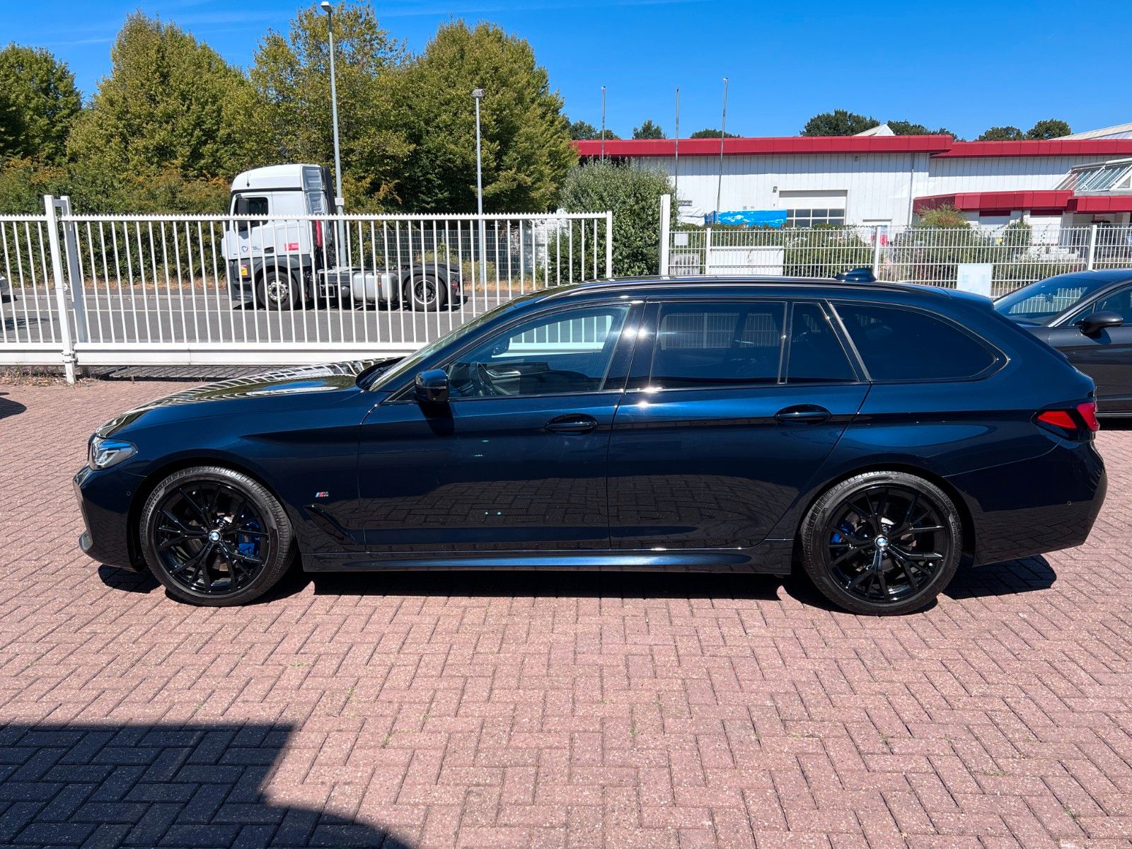 pirkite Lietuvoje BMW 530 d Touring xDrive M Sport Shadow Line | nuotrauka №8 | Unis.lt