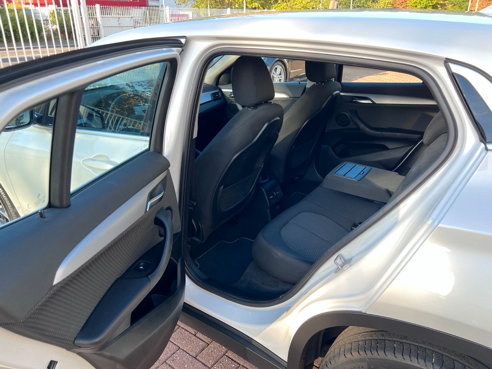 pirkite Lietuvoje BMW X2 sDrive18i Advantage Navi LED Cam 1.Hand | nuotrauka №21 | Unis.lt