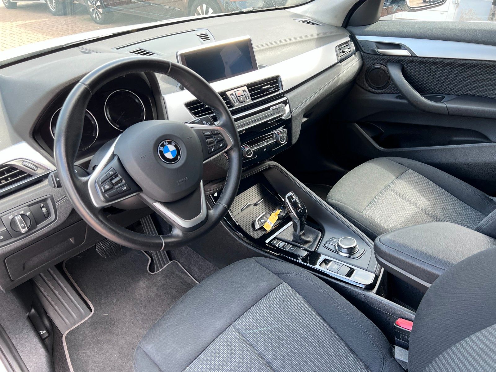 pirkite Lietuvoje BMW X2 sDrive18i Automatik Navi LED Cam 1.Hand | nuotrauka №11 | Unis.lt