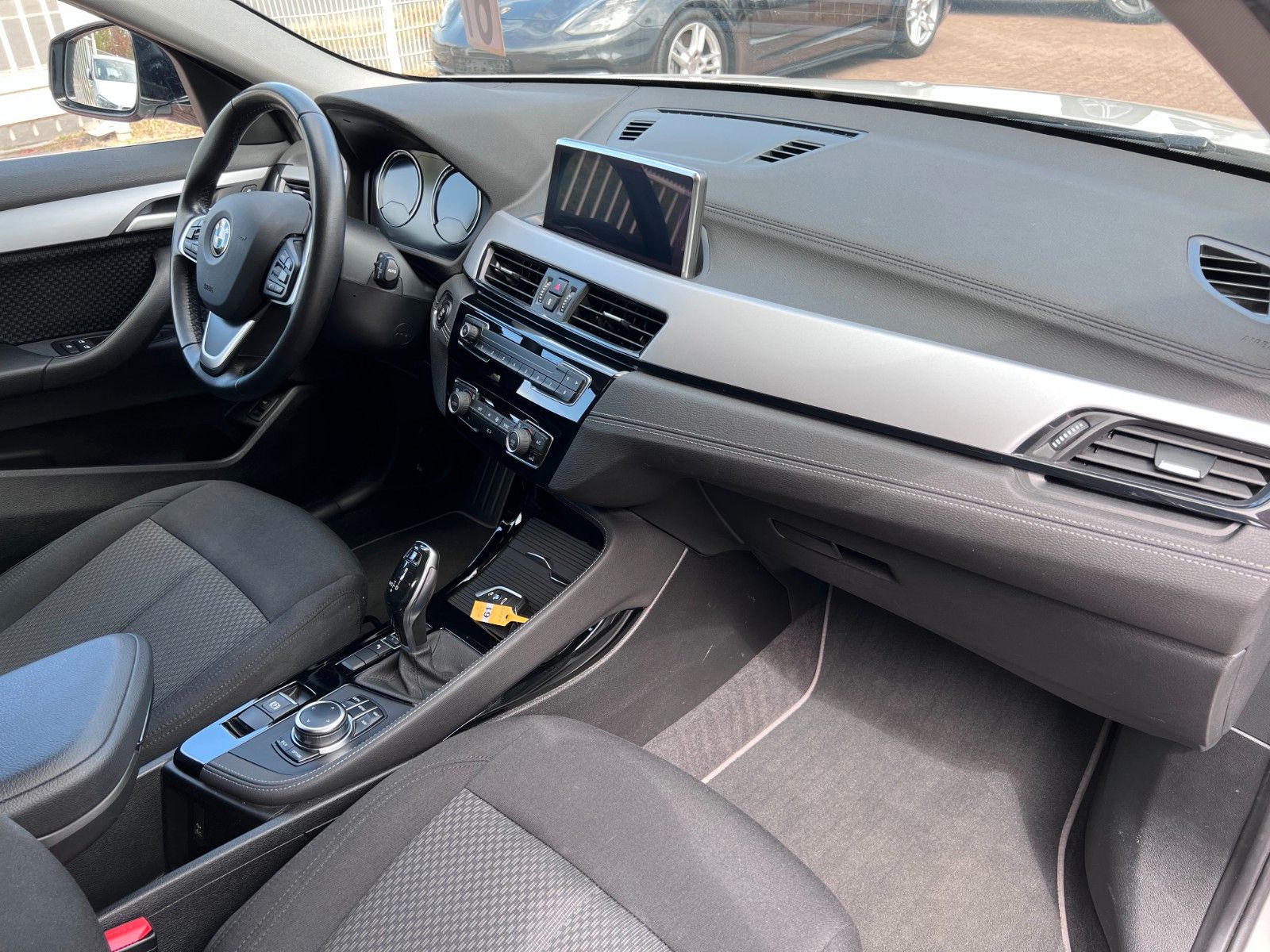 pirkite Lietuvoje BMW X2 sDrive18i Automatik Navi LED Cam 1.Hand | nuotrauka №31 | Unis.lt