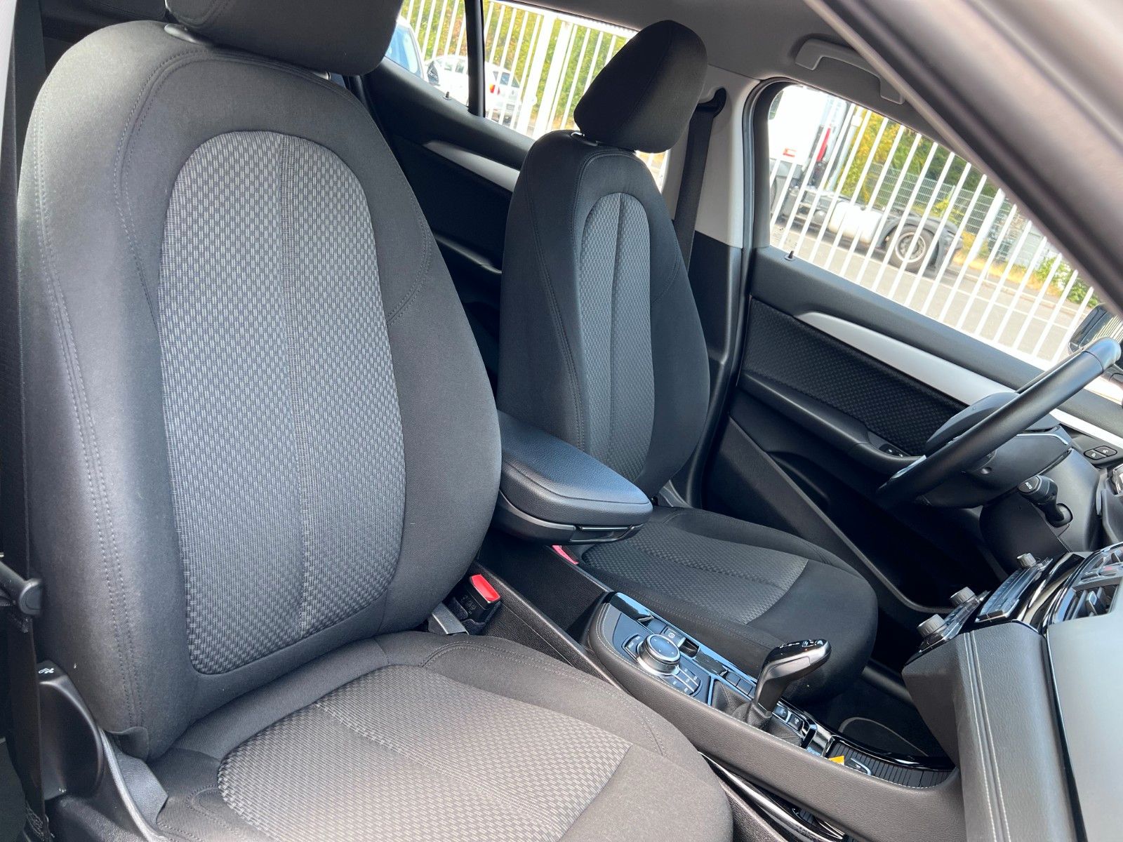 pirkite Lietuvoje BMW X2 sDrive18i Automatik Navi LED Cam 1.Hand | nuotrauka №32 | Unis.lt