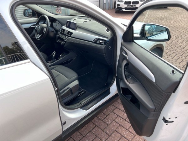 pirkite Lietuvoje BMW X2 sDrive18i Automatik Navi Cam LED 1.Hand | nuotrauka №25 | Unis.lt