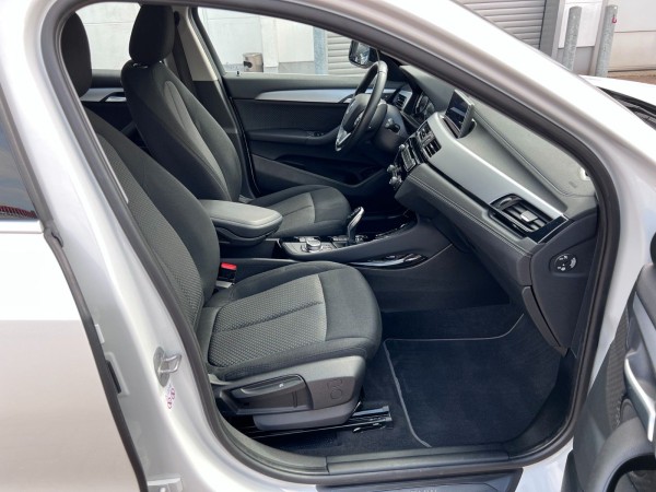 pirkite Lietuvoje BMW X2 sDrive18i Automatik Navi Cam LED 1.Hand | nuotrauka №26 | Unis.lt
