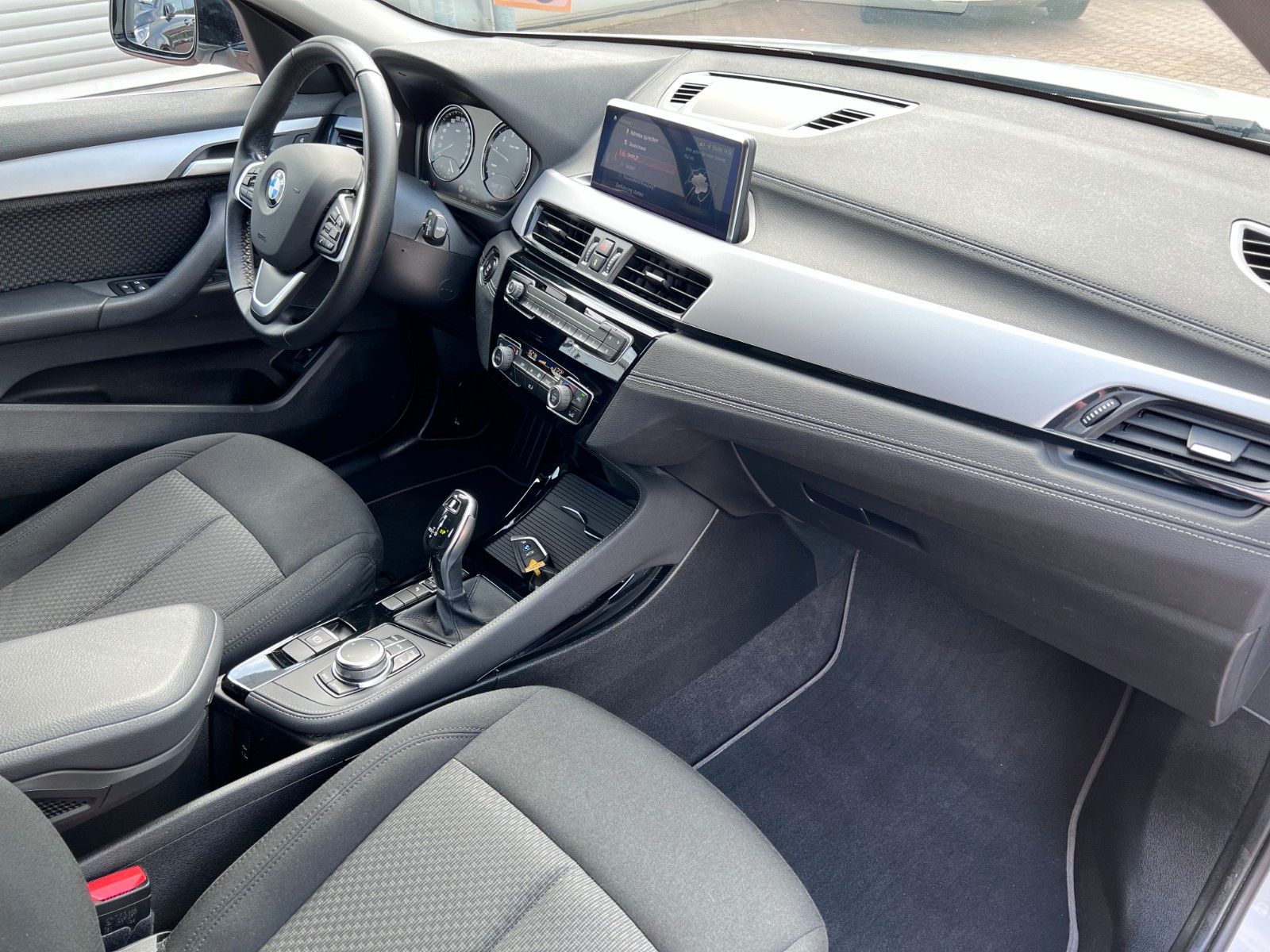 pirkite Lietuvoje BMW X2 sDrive18i Automatik Navi Cam LED 1.Hand | nuotrauka №30 | Unis.lt