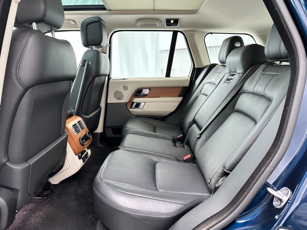 Buy Land Rover Range Rover Vogue Plug-in*AWD*FULL OPTIONS*1Hand Lithuania | img №11 | Unis.lt