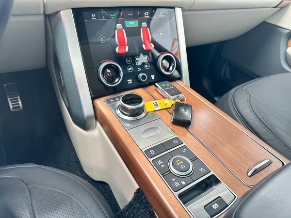 Buy Land Rover Range Rover Vogue Plug-in*AWD*FULL OPTIONS*1Hand Lithuania | img №16 | Unis.lt