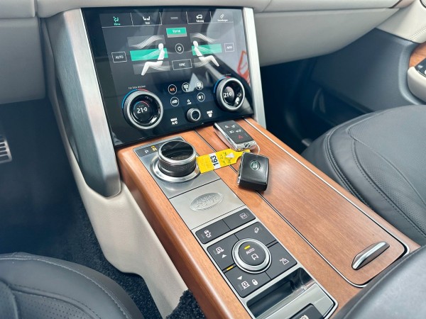 Buy Land Rover Range Rover Vogue Plug-in*AWD*FULL OPTIONS*1Hand Lithuania | img №17 | Unis.lt