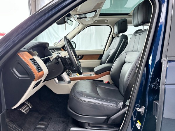 Buy Land Rover Range Rover Vogue Plug-in*AWD*FULL OPTIONS*1Hand Lithuania | img №10 | Unis.lt
