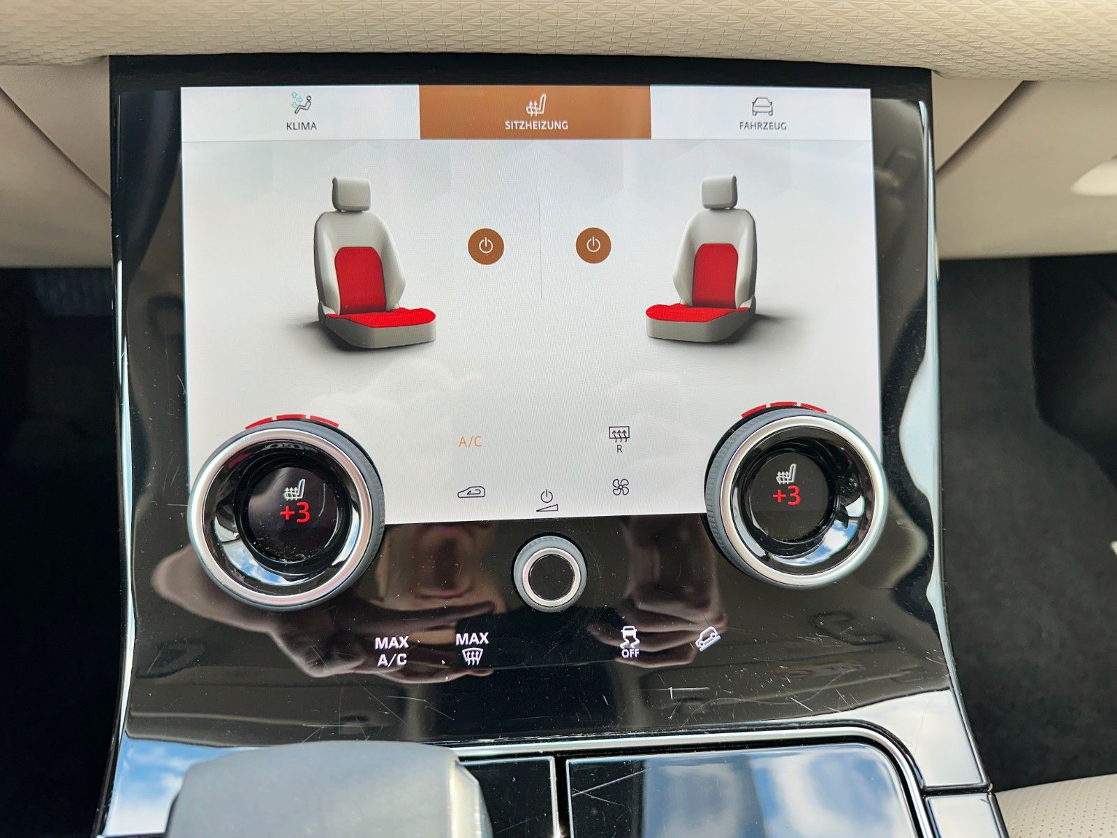 pirkite Lietuvoje Land Rover Range Rover Velar P400e AWD Plug-in Led Cam | nuotrauka №22 | Unis.lt