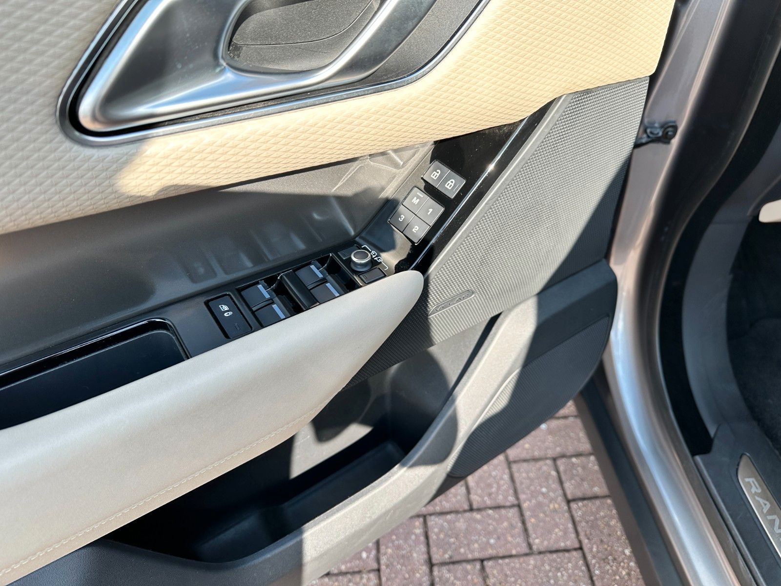 pirkite Lietuvoje Land Rover Range Rover Velar P400e AWD Plug-in Led Cam | nuotrauka №9 | Unis.lt