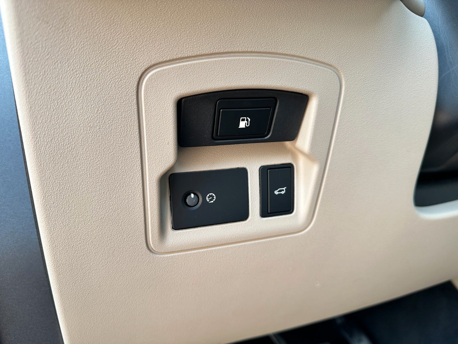 pirkite Lietuvoje Land Rover Range Rover Velar P400e AWD Plug-in Led Cam | nuotrauka №10 | Unis.lt