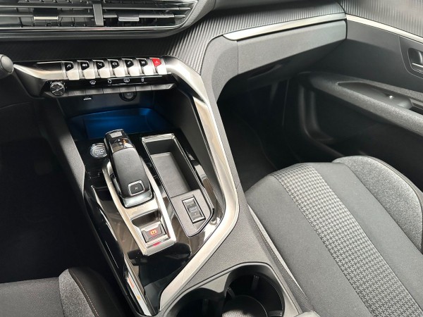 Buy Peugeot 3008 Kamera*Klima*Einparkhilfe*Scheckheft*1.Hand Lithuania | img №14 | Unis.lt