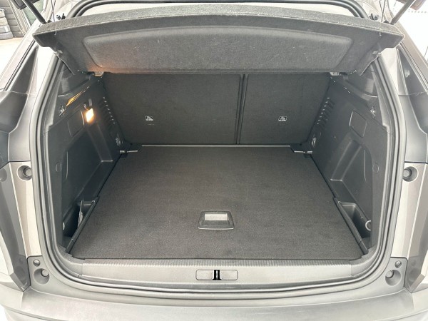 Buy Peugeot 3008 Kamera*Klima*Einparkhilfe*Scheckheft*1.Hand Lithuania | img №17 | Unis.lt