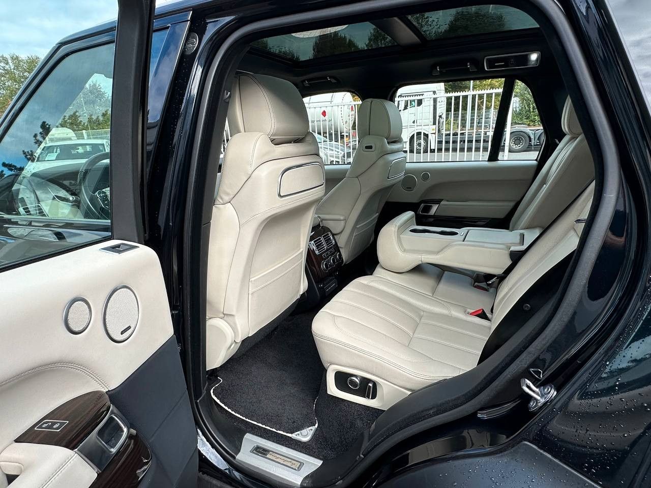 Купить Land Rover Range Rover Autobiography в Литве | фото №16 | Unis.lt