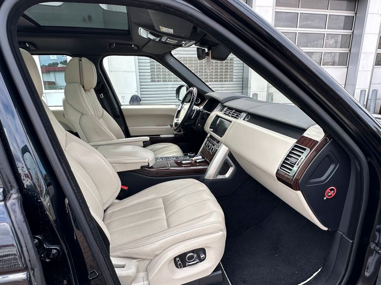 Купить Land Rover Range Rover Autobiography в Литве | фото №17 | Unis.lt