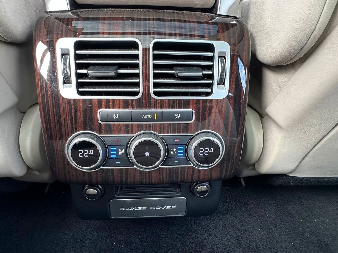 Купить Land Rover Range Rover Autobiography в Литве | фото №25 | Unis.lt