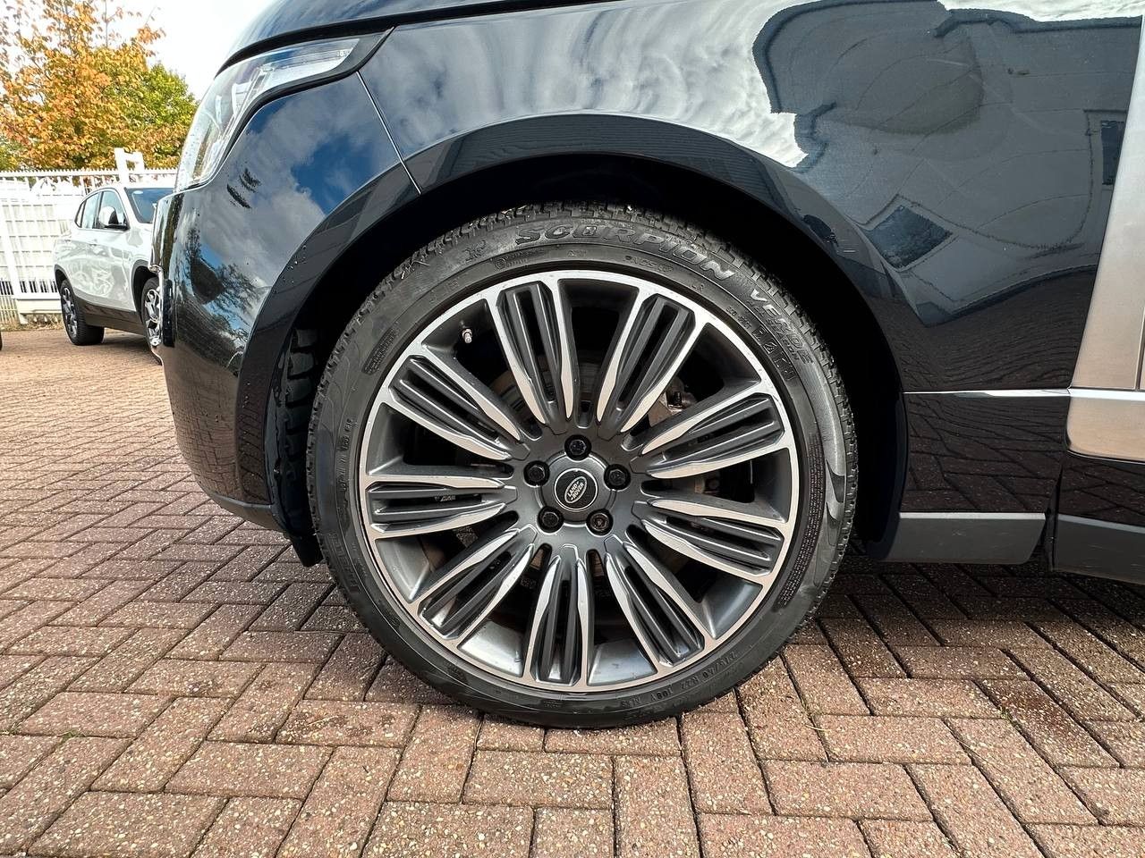 Купить Land Rover Range Rover Autobiography в Литве | фото №29 | Unis.lt