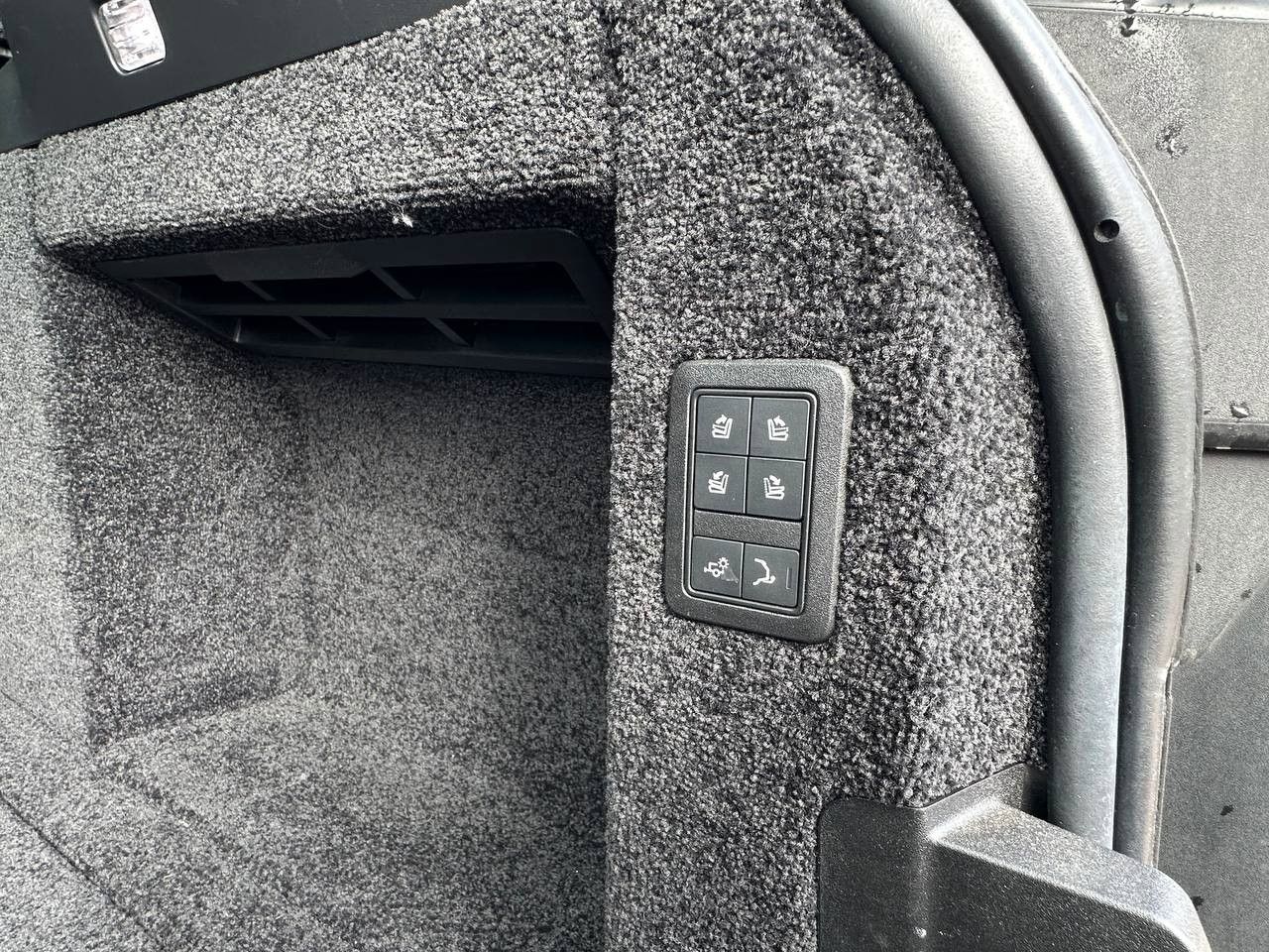 Купить Land Rover Range Rover Autobiography в Литве | фото №34 | Unis.lt