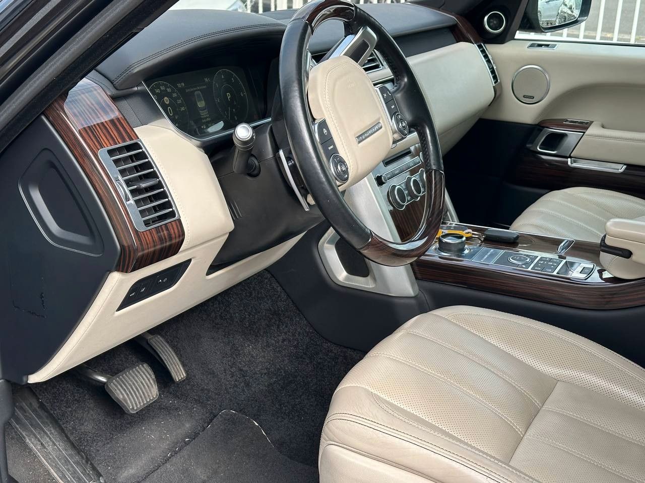 Купить Land Rover Range Rover Autobiography в Литве | фото №9 | Unis.lt