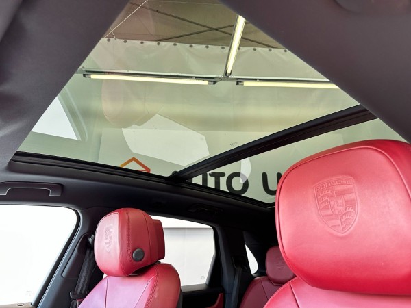 Buy Porsche Cayenne E-power*Rotes Leder*Scheckheft*1.Hand Lithuania | img №12 | Unis.lt