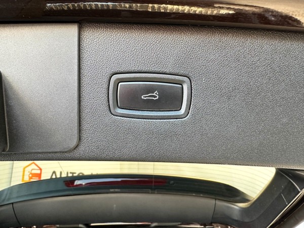Buy Porsche Cayenne E-power*Rotes Leder*Scheckheft*1.Hand Lithuania | img №23 | Unis.lt
