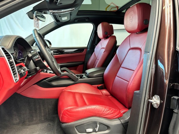 Buy Porsche Cayenne E-power*Rotes Leder*Scheckheft*1.Hand Lithuania | img №10 | Unis.lt