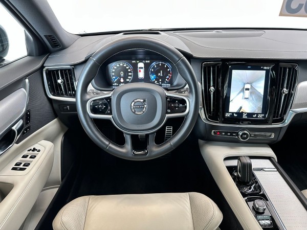 Купить Volvo V90 | 2.0 Hybrid | B4 | R-Design в Литве | фото №15 | Unis.lt