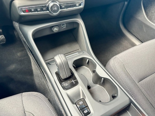 Buy Volvo XC40 Plug-in*Kamera*Klima*Einparkhilfe*1.Hand Lithuania | img №14 | Unis.lt