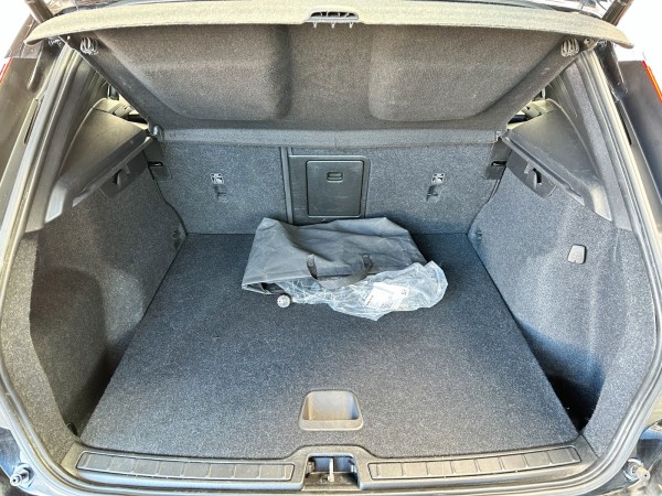 Buy Volvo XC40 Plug-in*Kamera*Klima*Einparkhilfe*1.Hand Lithuania | img №19 | Unis.lt
