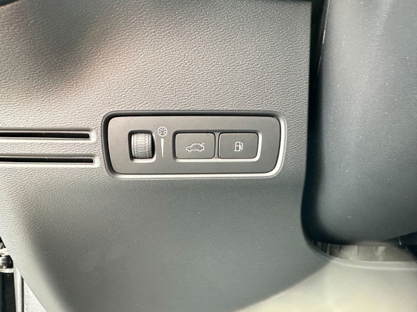 Buy Volvo XC40 Plug-in*Kamera*Klima*Einparkhilfe*1.Hand Lithuania | img №8 | Unis.lt