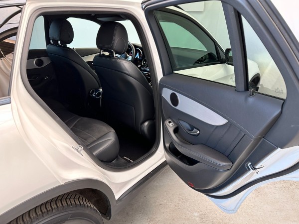 Купить  GLC 300 DE | 2.0 Plug-In | AMG | 4MATIC в Литве | фото №24 | Unis.lt