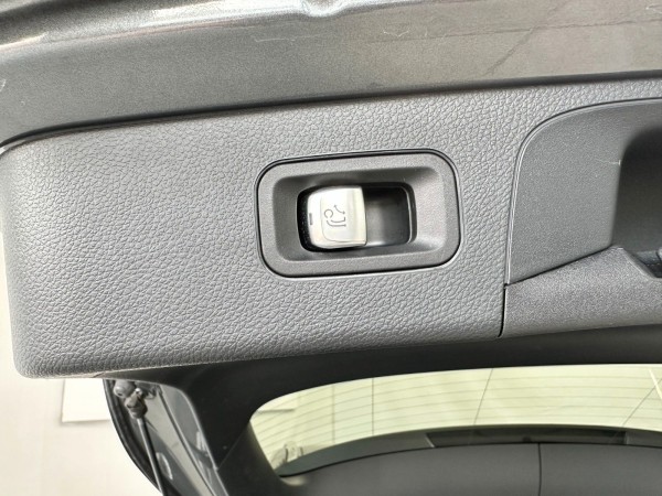 Купить Mercedes-Benz GLC 300 DE | 2.0 Plug-In | 4MATIC в Литве | фото №27 | Unis.lt