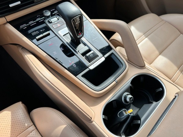 pirkite Lietuvoje Porsche Cayenne E-Hybrid Chrono Plug-in Cam Pan 1.Hand | nuotrauka №24 | Unis.lt
