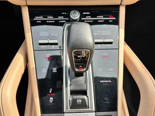 pirkite Lietuvoje Porsche Cayenne E-Hybrid Chrono Plug-in Cam Pan 1.Hand | nuotrauka №25 | Unis.lt