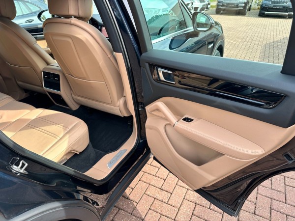 pirkite Lietuvoje Porsche Cayenne E-Hybrid Chrono Plug-in Cam Pan 1.Hand | nuotrauka №33 | Unis.lt