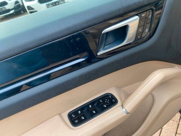 pirkite Lietuvoje Porsche Cayenne E-Hybrid Chrono Plug-in Cam Pan 1.Hand | nuotrauka №9 | Unis.lt