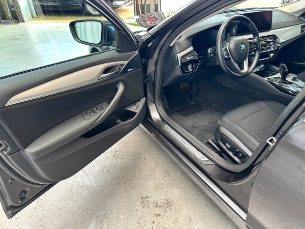 Купить BMW 520d Touring  xDrive*Active Guard*Scheckheft в Литве | фото №19 | Unis.lt